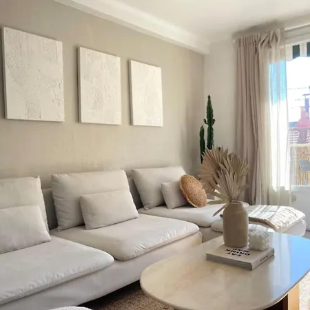 Apartment T2 With Balcony - Near