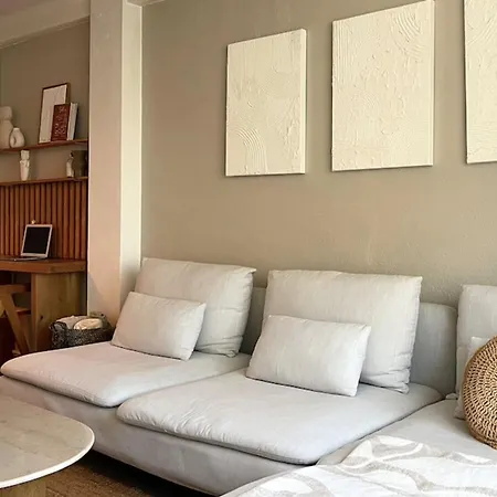 Apartment T2 With Balcony - Near Cannes